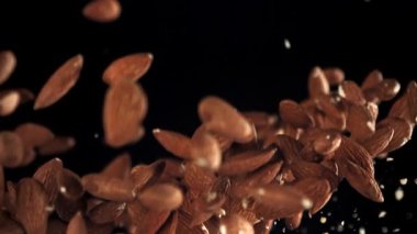 Bademler yükselir ve düşer. 1000 fps 'de yüksek hızlı bir kamerayla çekildi. Yüksek kaliteli FullHD görüntüler