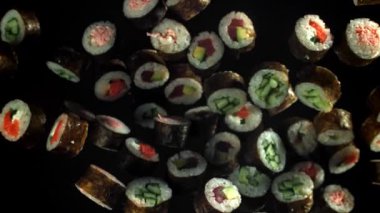 Geleneksel Japon dürümleri sebzeli ve balıklı. 1000 fps 'de yüksek hızlı bir kamerayla çekildi. Yüksek kaliteli FullHD görüntüler