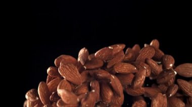 Bademler yükselir ve düşer. 1000 fps 'de yüksek hızlı bir kamerayla çekildi. Yüksek kaliteli FullHD görüntüler