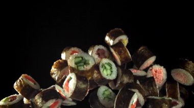 Geleneksel Japon dürümleri sebzeli ve balıklı. 1000 fps 'de yüksek hızlı bir kamerayla çekildi. Yüksek kaliteli FullHD görüntüler