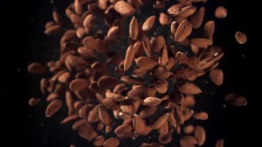 Bademler yükselir ve düşer. 1000 fps 'de yüksek hızlı bir kamerayla çekildi. Yüksek kaliteli FullHD görüntüler