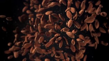 Bademler yükselir ve düşer. 1000 fps 'de yüksek hızlı bir kamerayla çekildi. Yüksek kaliteli FullHD görüntüler