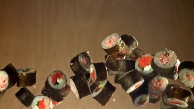 Geleneksel Japon dürümleri sebzeli ve balıklı. 1000 fps 'de yüksek hızlı bir kamerayla çekildi. Yüksek kaliteli FullHD görüntüler