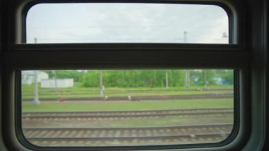 Hareket halindeki bir trenin penceresi. Yüksek kalite 4k görüntü
