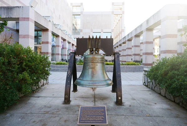 Replika Dzwonu Wolności Centrum Raleigh Przed Muzeum Historii — Zdjęcie stockowe
