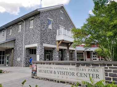 Gettysburg, PA - ABD - 07-10-2023: Gettysburg Ulusal Askeri Park Müzesi ve Ziyaretçi Merkezi