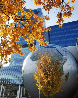 Raleigh şehir merkezindeki Kuzey Carolina Doğa Bilimleri Müzesi.