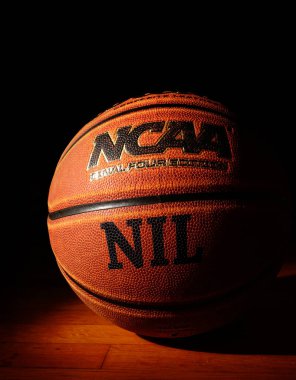 Eveleth, MN - USA - 05-07-2021: NIL ile NCAA Final Four basketbol (İsim Görüntüsü Sevimliliği) metin
