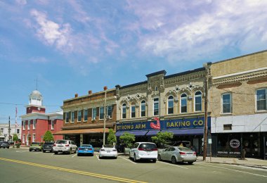 Oxford, NC USA - 4-18-2024: Strong Arm Baker Company, Oxford şehir merkezindeki popüler bir fırın ve restoran