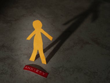 Kırmızı anksiyete etiketli kağıt kesicisi - akıl sağlığı konsepti                               