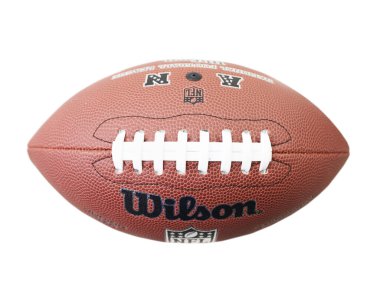 Charlotte, NC - ABD - 10-29-2024: Beyaz arka planda izole edilmiş bir Wilson NFL futbol topu