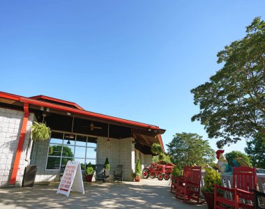 Raleigh North Carolina 'daki State Farmer' s Market Restoranı geleneksel Güney yemekleri sunuyor.