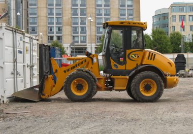 GOTEBURG, SWEDEN - CIRCA AĞUSTOS 2017: VF Venieri toprak taşıma makinesi