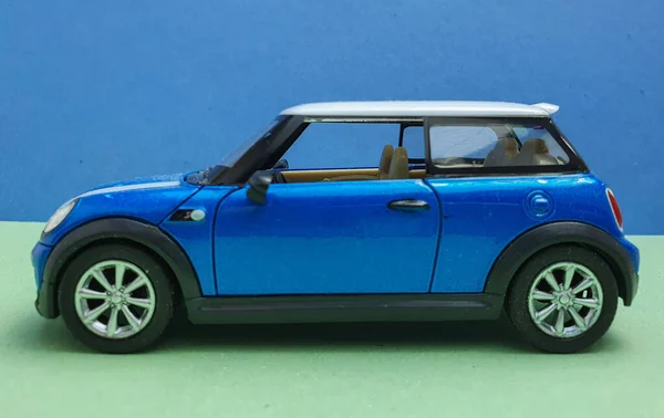 Londres Reino Unido Circa Junho 2022 Mini Carro Azul Réplica — Fotografia de Stock