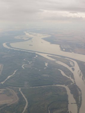 Bratislava, Slovakya yakınlarındaki Tuna nehri manzarası