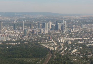 Frankfurt am Main, Almanya 'da modern çelik ve cam gökdelenler