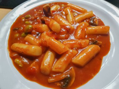 Çin pirinçli gnocchi 'si yenmeye hazır.