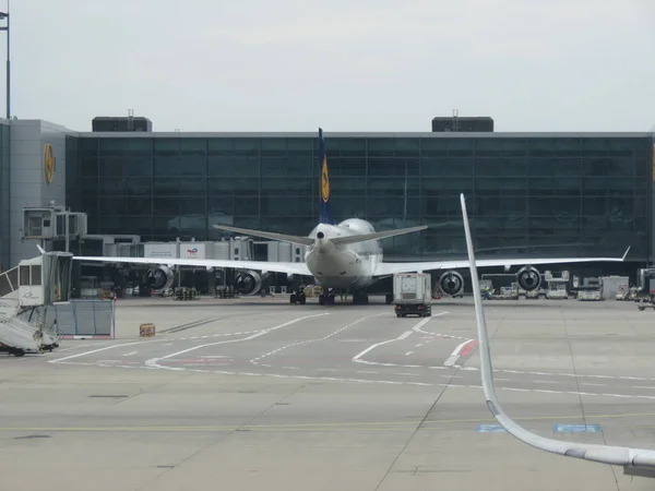 Frankfurt Main Německo Circa April 2022 Lufthansa Boeing 747 Zaparkovaná — Stock fotografie