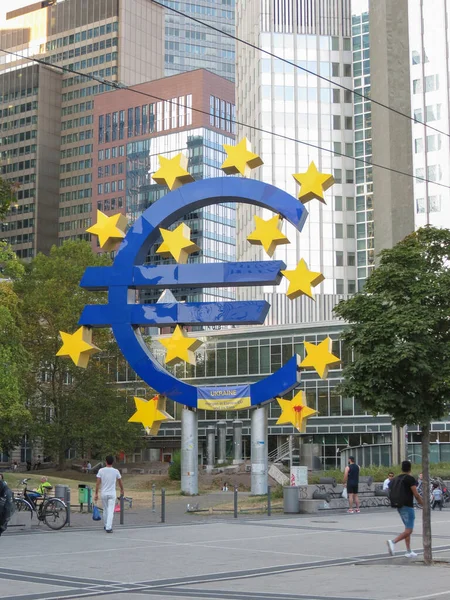 Frankfurt Main Germany Circa Ağustos 2022 Willy Brandt Platz Euro — Stok fotoğraf