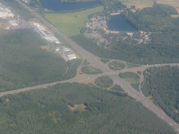Skrzyżowanie Autostrad Pobliżu Lotniska Frankfurt Nad Menem Widok Lotu Ptaka — Zdjęcie stockowe