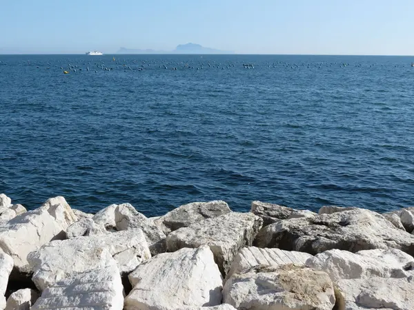 Havsstrand Med Klippor Och Vågor Neapel — Stockfoto