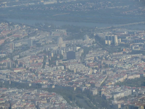 Vista Aérea Del Centro Viena Desde Avión Aterrizando Aeropuerto Internacional —  Fotos de Stock