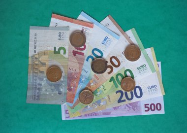 Bozuk paralar ve Avrupa Birliği para birimi ile tam Euro banknotları serisi