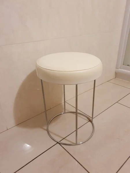 Design Koupelna Stolička Židle Svém Reálném Kontextu — Stock fotografie