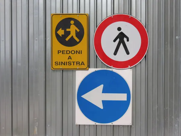 Señales Regulatorias Peatones Lado Izquierdo Sin Peatones Gire Izquierda Señales — Foto de Stock