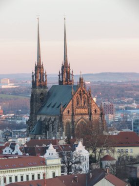 BRNO, CZECH Cumhuriyet - 13 Aralık 2017: Katedrala svateho Petra a Pavla tercümesi Aziz Peter ve Paul Katedrali