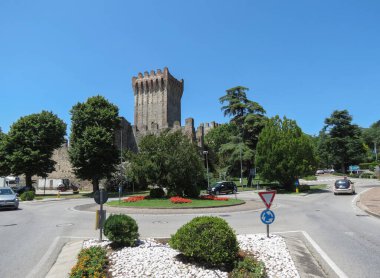 ESTE, PADUA, İTALYA - 05 Temmuz 2023: Ortaçağ kalesi kalıntıları