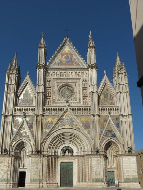 Orvieto, İtalya 'daki Gotik Katedral cephesi