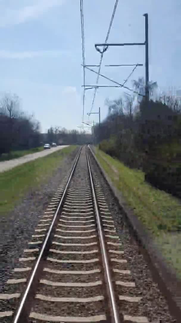 Поездка Поезде Взгляд Железную Дорогу Обратном Направлении Стоковое Видео