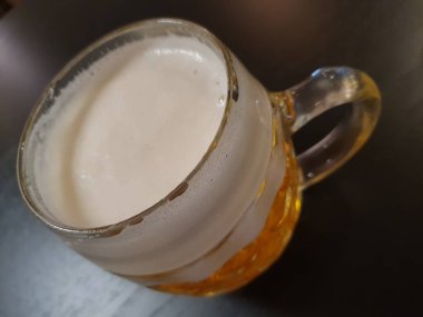 Bir bardak Çek birası.