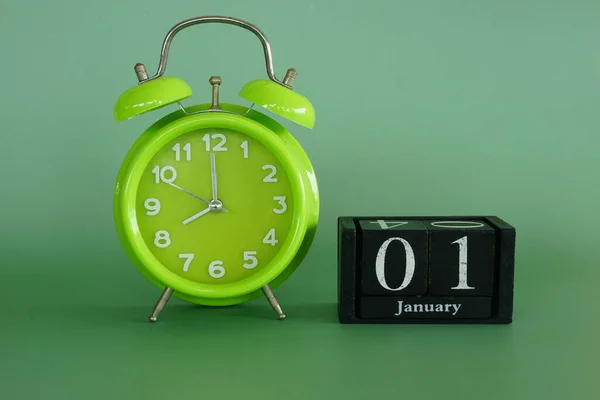 Despertador Con Cubo Calendario Madera —  Fotos de Stock