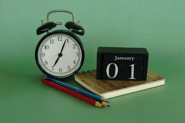 Sveglia Con Cubo Calendario Legno — Foto Stock