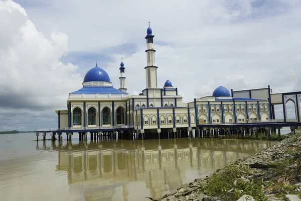 stock image Perak, Malaysia-November 12, 2022; a floating mosque against cloudy sky  located at Bagan Datuk, Perak