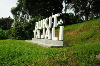 Negeri Sembilan, Malezya-9 Aralık 2022; Bukit Tajali, Kuala Klawang, Negeri Sembilan 'daki Jelebu Tarihi Yolu' nun simgesi.