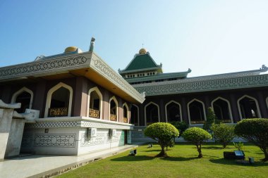 Melaka, Malezya-24 Ağustos 2023; Melaka Devlet Camii El Azim Camii manzarası
