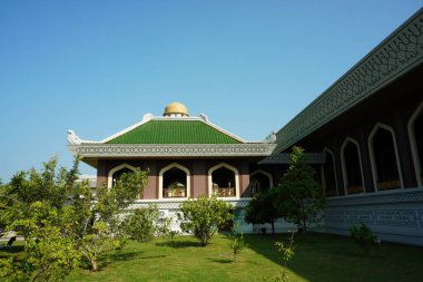 Melaka, Malezya-24 Ağustos 2023; Melaka Devlet Camii El Azim Camii manzarası