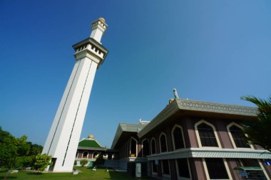 Melaka, Malezya-24 Ağustos 2023; Melaka Devlet Camii El Azim Camii manzarası