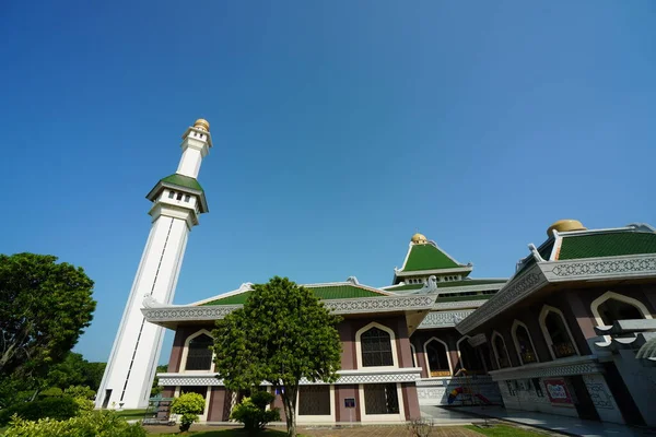 Melaka Malajsie Srpna 2023 Pohled Mešitu Azim Státní Mešitu Melaka — Stock fotografie