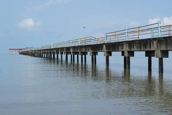 Molo Pláži Pantai Murni Proti Modré Obloze Nachází Yan Kedah — Stock fotografie