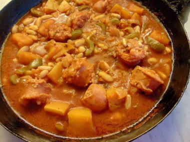 Domates soslu beyaz fasulye.