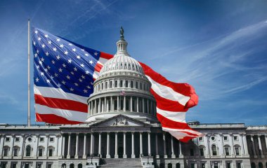 Hükümetin gücü ve otoritesi - Bir bayrak ve Washington 'daki Amerikan Kongre Binası.