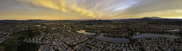 美国加利福尼亚Menifee日出时的空中全景图像 图库图片