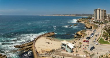La Jolla, California, ABD 'deki Çocuk Havuzu alanının hava panoramiği.