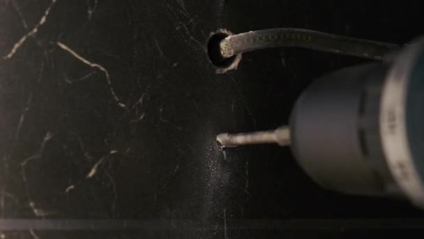 Бурение Керамической Плитки Сверла Вращаются Замедленной Съемке Профессиональный Инструмент Сверла — стоковое видео