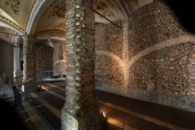 Evora, Portekiz 'deki Capela dos Ossos kemik şapeli