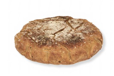 Beyaz arka planda ev yapımı kişniş ekmeği